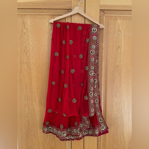 Sabyasachi lehenga worn by Bollywood actress - Picture 7 of 7